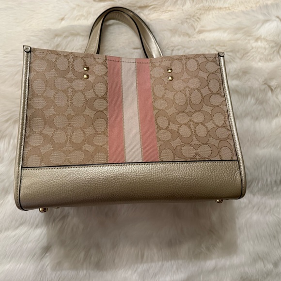 Dempsey Carryall Bag In Signature Jacquard With Stripe And Coach Patch - Picture 7 of 13